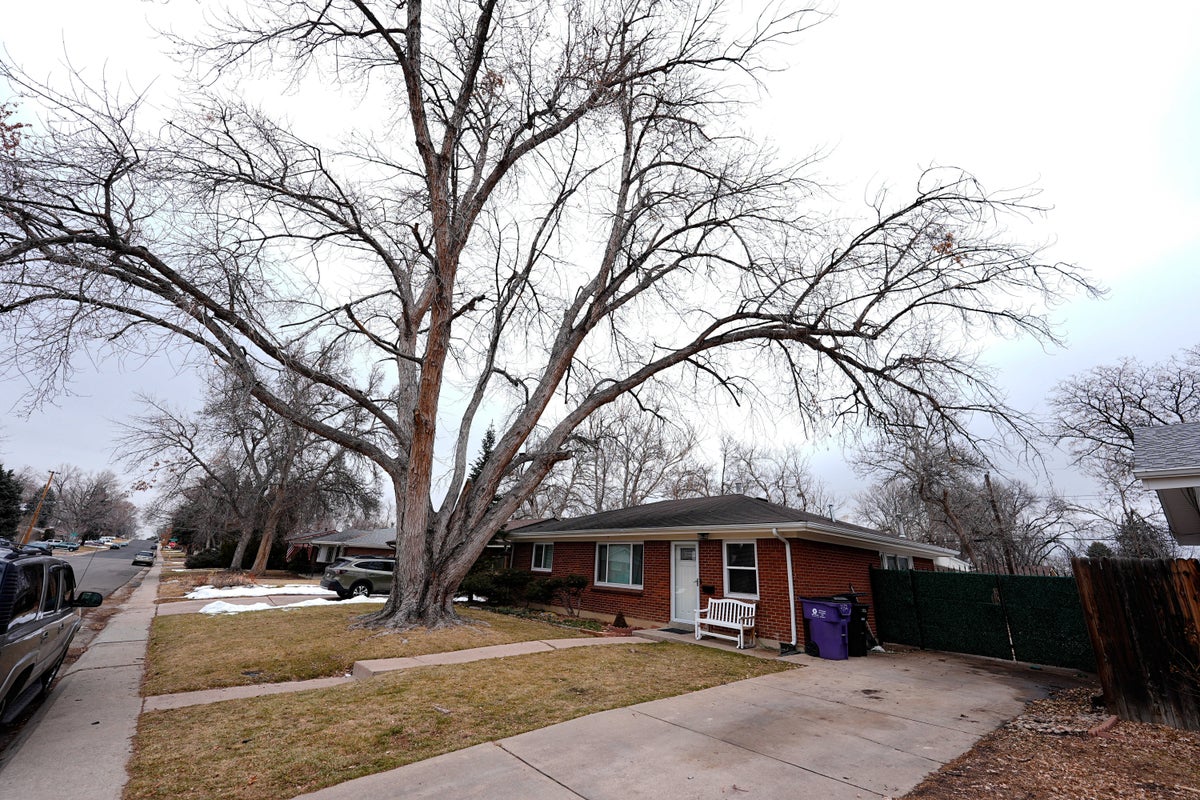 Funeral home owner who hid woman’s corpse in hearse and kept other ...