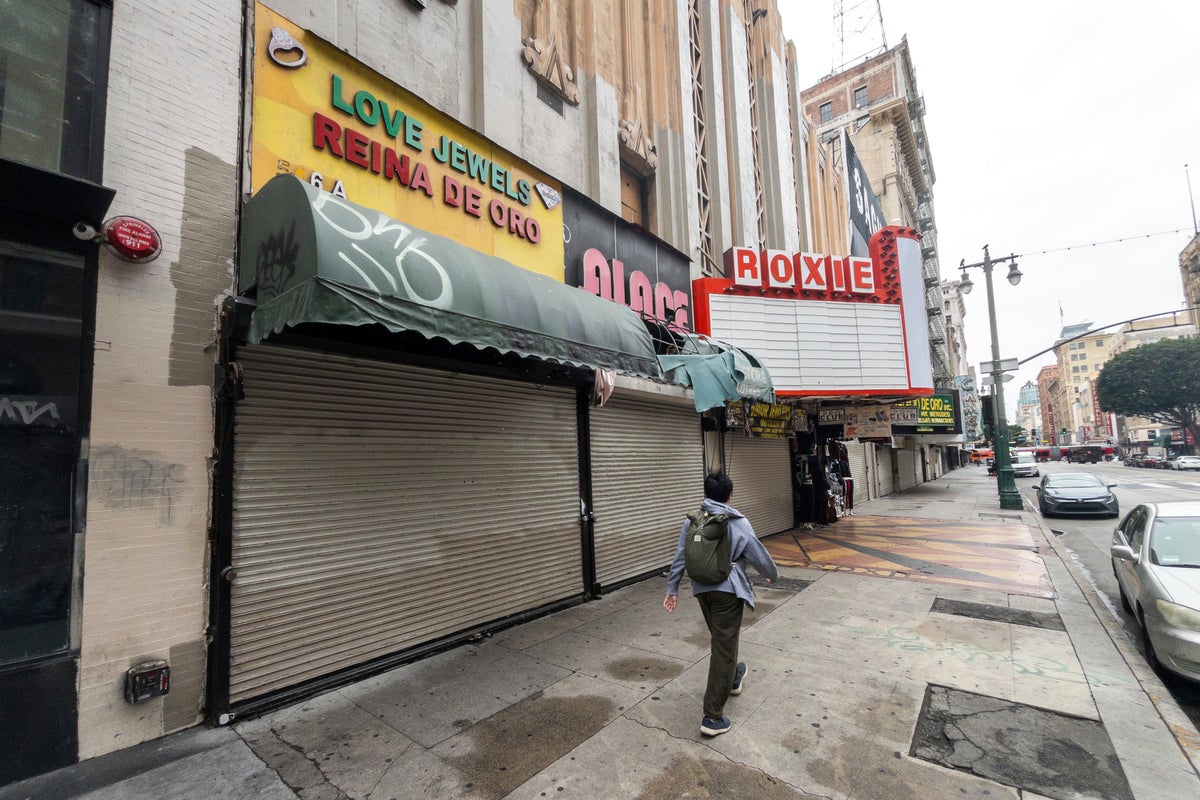 Millions in merchandise taken by burglars who tunneled through concrete into LA jewelry store