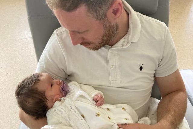 Pete Grimwade will be running 10 consecutive marathons in 10 days while wearing a 10kg vest in memory of his daughter, Isabella, who died aged 10 weeks (Pete Grimwade/BHF)