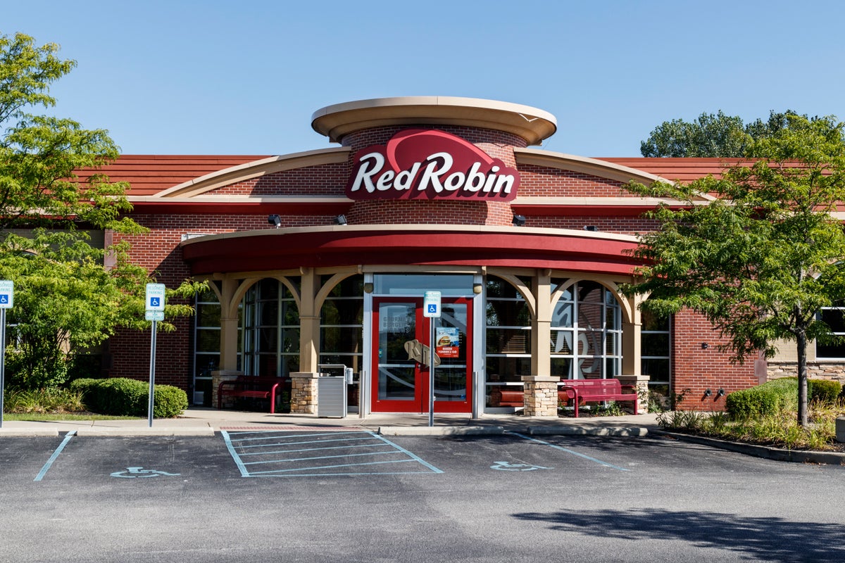 Fast food chain offers $20 bottomless burger deal in bid to boost sales