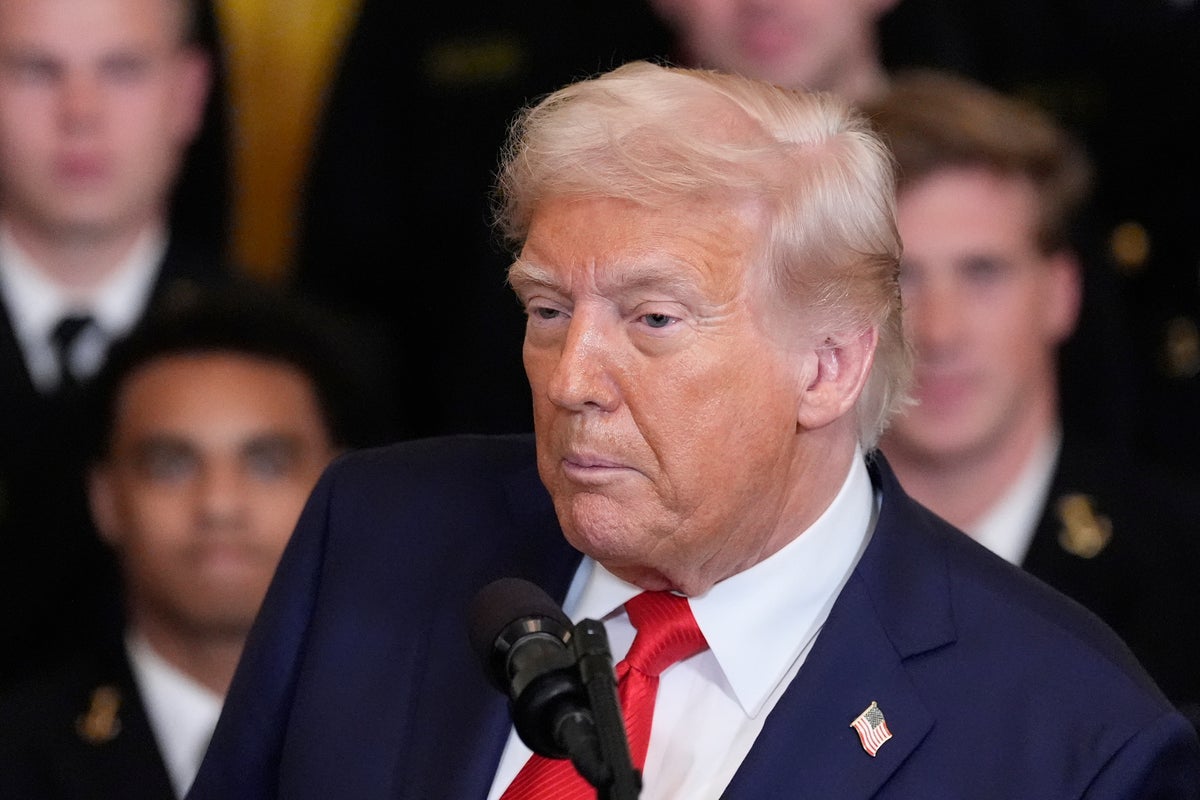 For the first time in years, the public trusts Republicans less on the economy than Democrats, poll finds