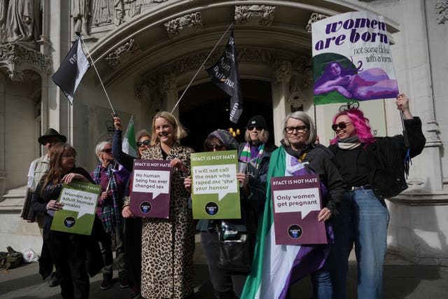REINO UNIDO-MUJERES TRANSGÉNERO-AP EXPLICA