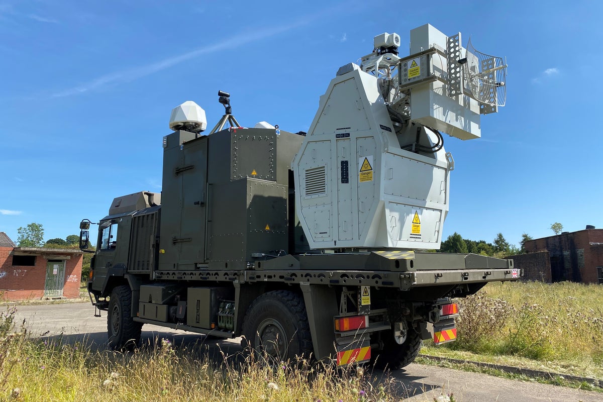 UK develops ‘invisible’ weapon that can take down drone swarms