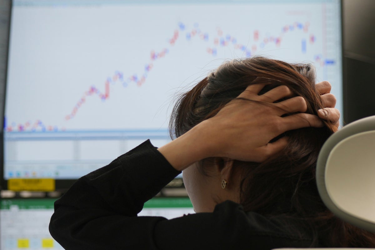 Asian shares mark moderate gains in the face of anxiety over Trumps trade war