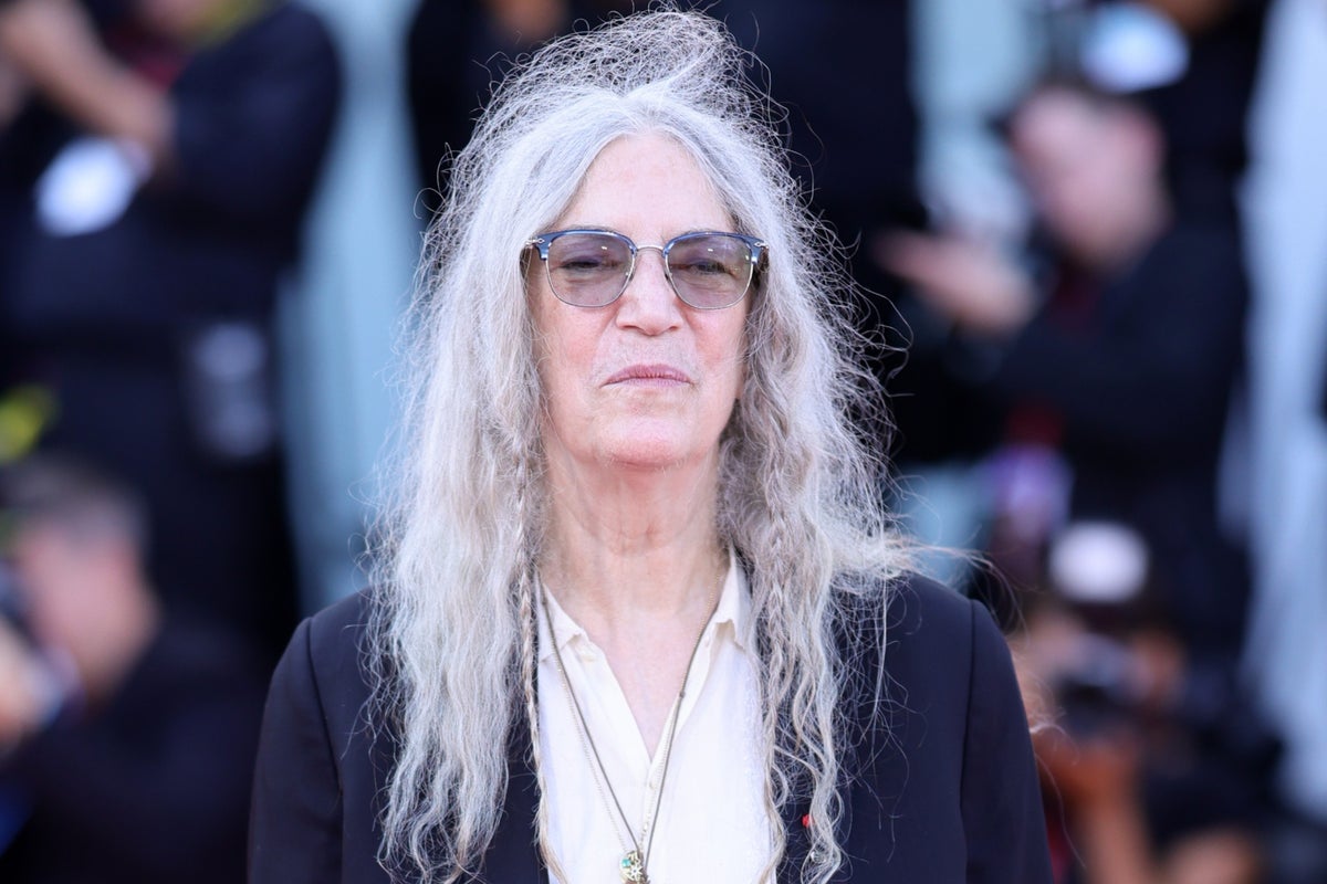 NYC restaurateur claims Patti Smith reduced waitress to tears over bread service: ‘The James Corden of her day’ NYC restaurateur claims Patti Smith reduced waitress to tears over bread service: ‘The James Corden of her day’