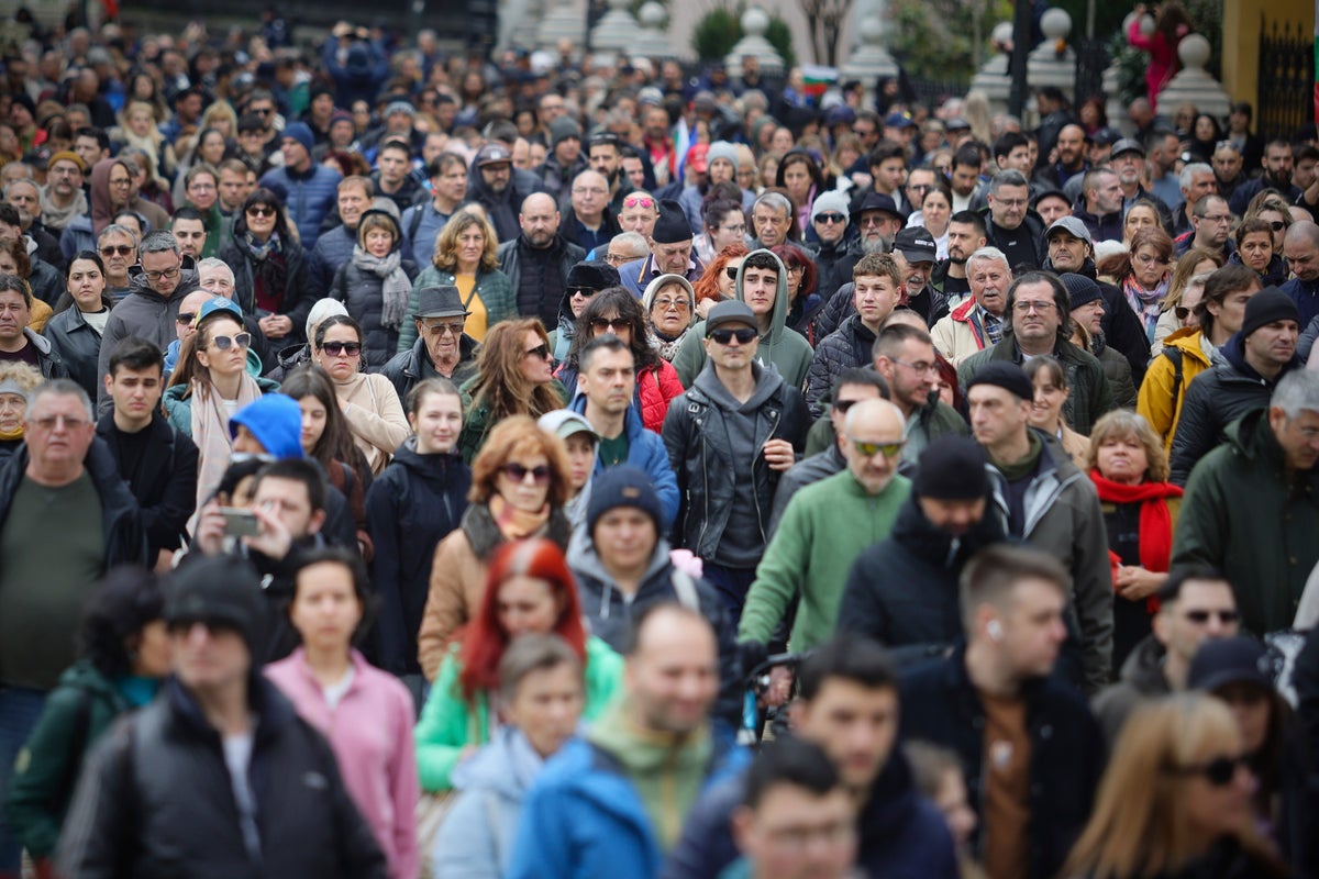 Bulgarian government survives a no-confidence vote over corruption