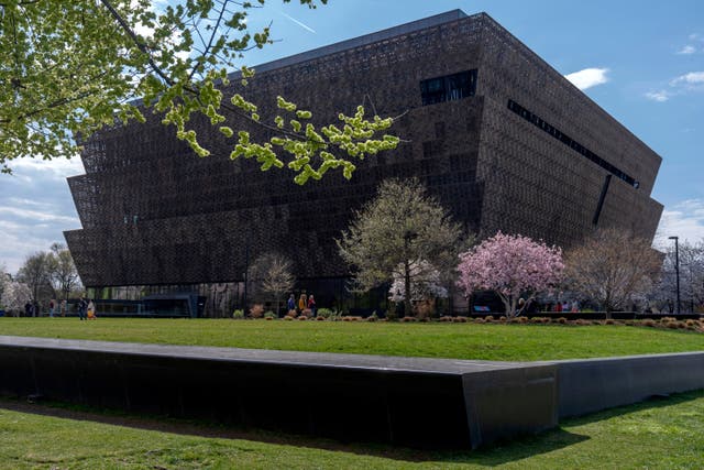 TRUMP-NEGROS-SMITHSONIAN