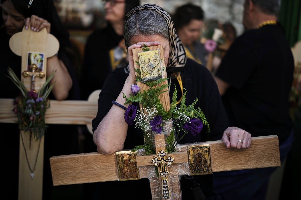 PHOTO COLLECTION: Good Friday Around the World