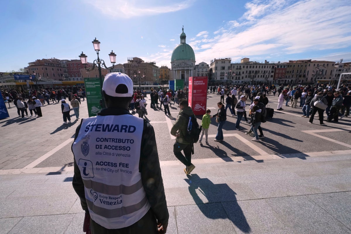 Venice expands its day-tripper tax program to combat overtourism