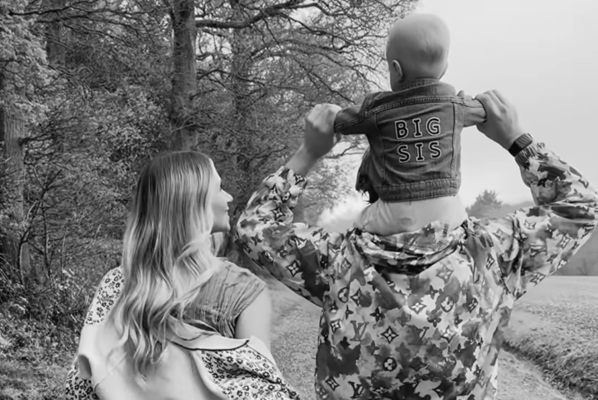 Olly Murs and wife Amelia announce they are expecting their second child