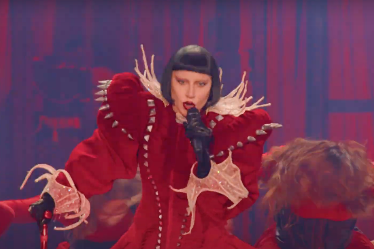 Lady Gaga Overcomes Mic Malfunction at Coachella, Continues Performance