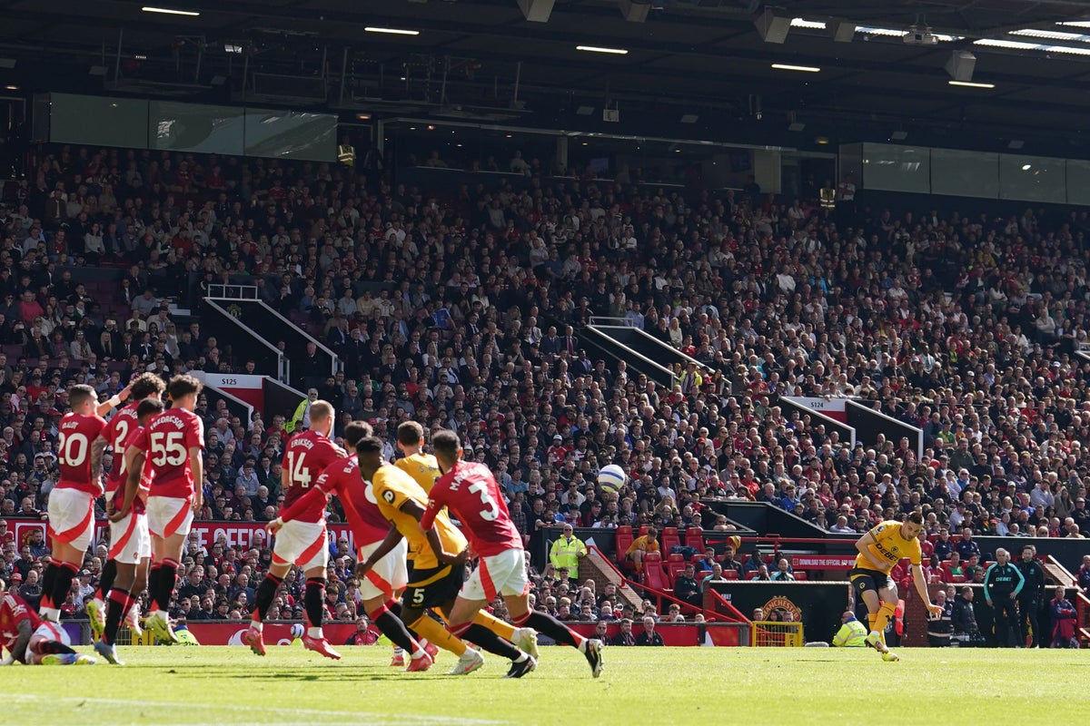 Pablo Sarabia free-kick stuns Man Utd as Wolves seal historic league double