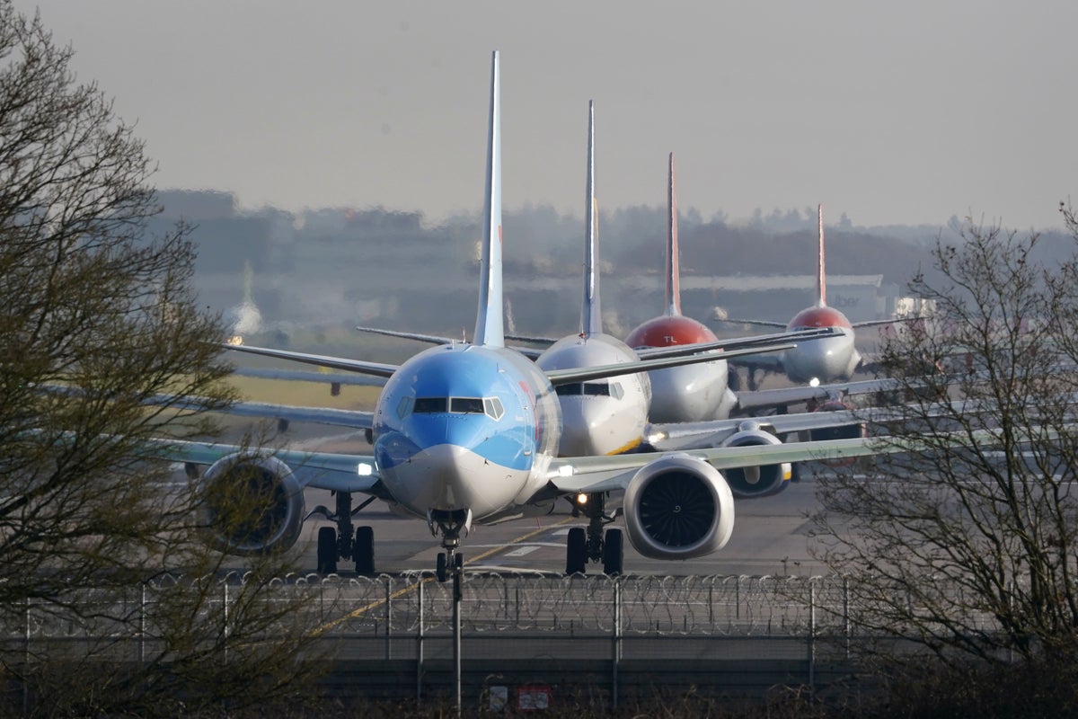 UK Airports See Significant Flight Delays, Gatwick Worst Affected