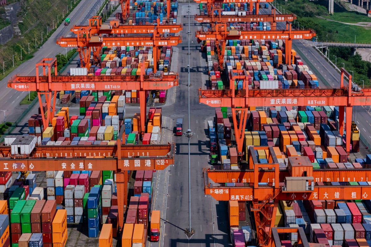 China warns countries against making trade deals with the US unfavorable to Beijing
