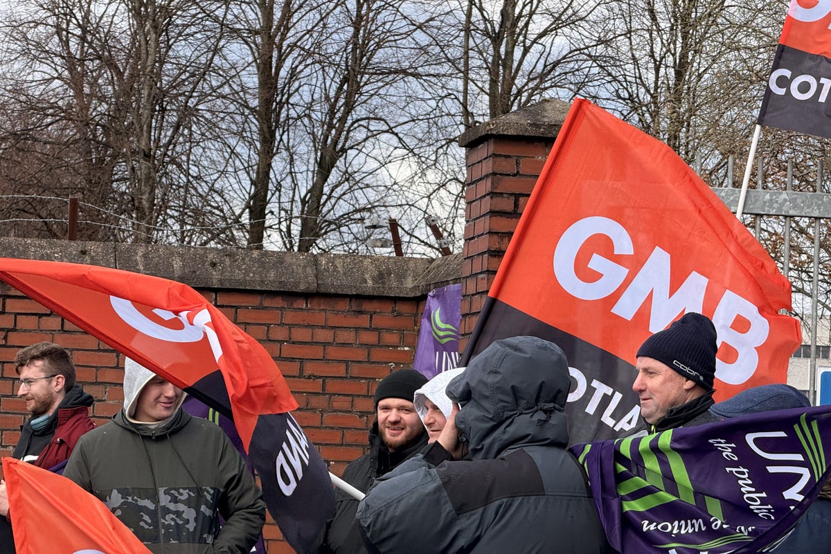 Scottish Water staff strike over pay dispute