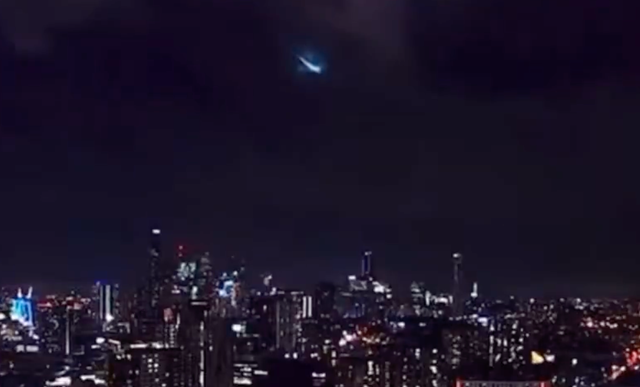 <p>A bright flash has been spotted above Brisbane</p>