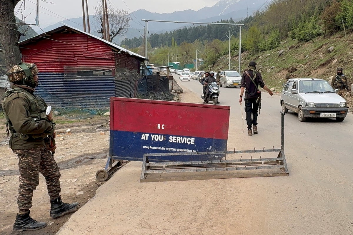 At least 20 feared dead after gunmen open fire in Indian Kashmir