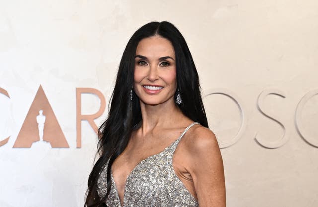 <p>Demi Moore revela que solía recorrer 42 kilómetros en bicicleta para mantenerse en forma </p>