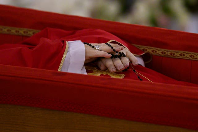 VATICANO PAPA FRANCISCO PRIMERAS IMAGENES