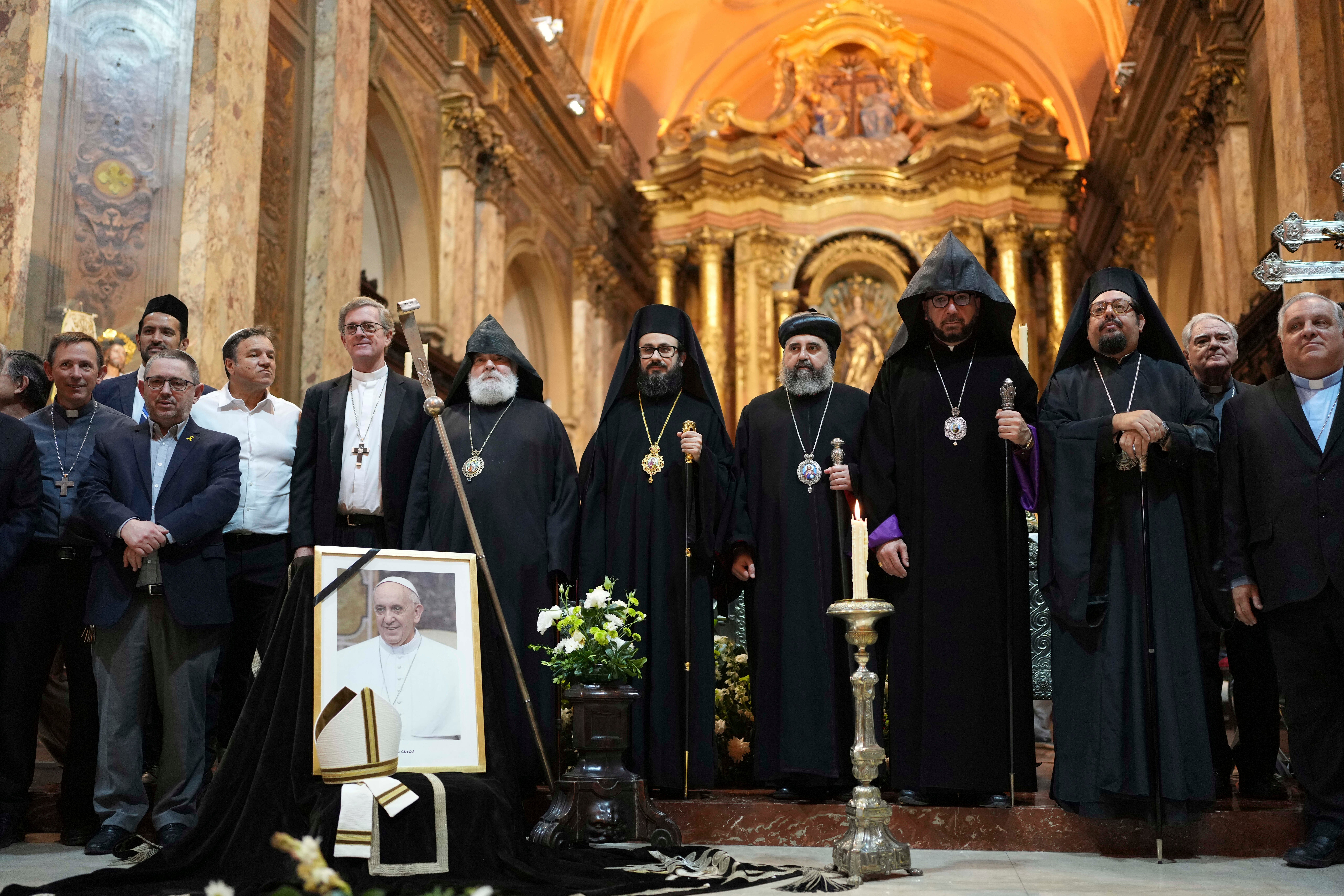 FRANCISCO-OTRAS RELIGIONES