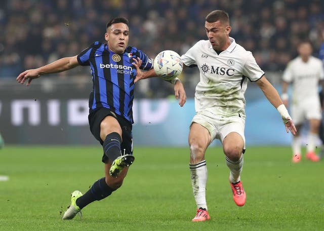 <p>Inter and Napoli are neck and neck with five games to go </p>