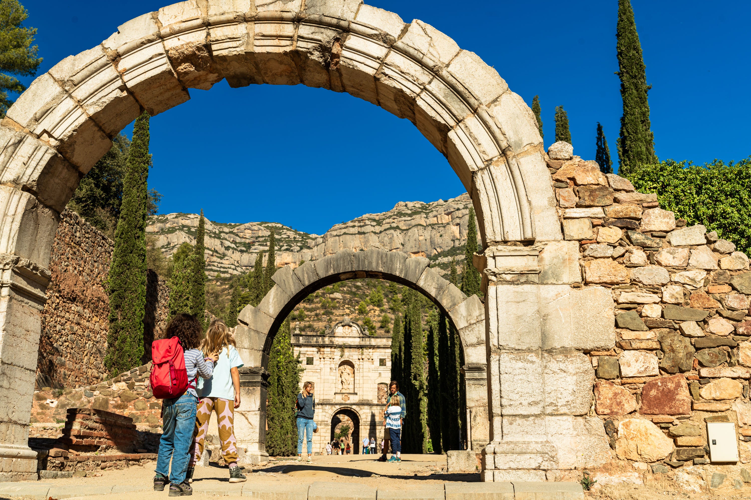 From fascinating historical sites to beautiful beaches and theme parks, the Costa Dorada makes for the perfect family getaway