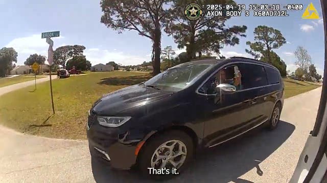 <p>Florida man offers deputies vodka spritzer during chase</p>