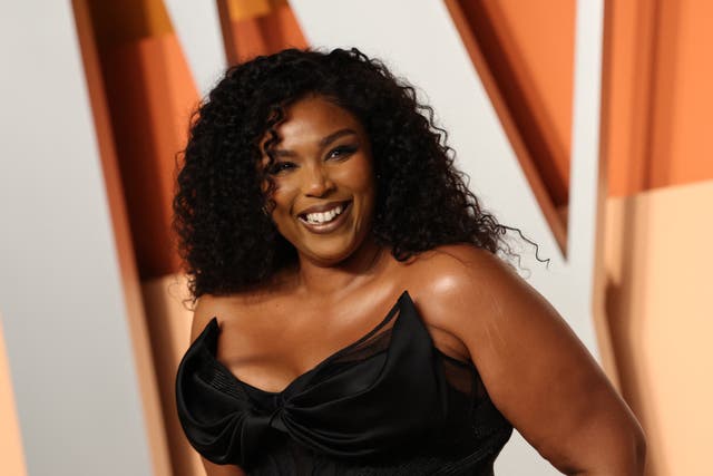 <p>Lizzo dijo que probablemente estaba consumiendo alrededor de 1.200 calorías en productos de Starbucks </p>