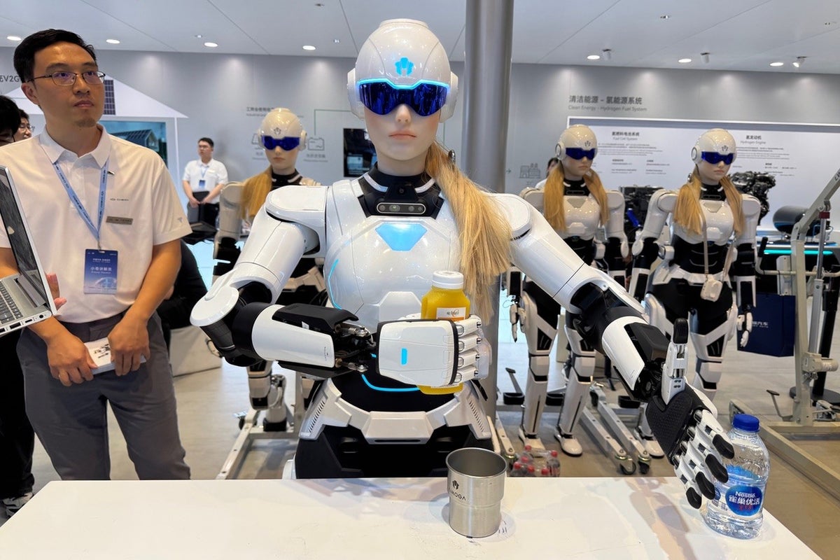 AI-powered robot salesperson could be coming to UK showrooms