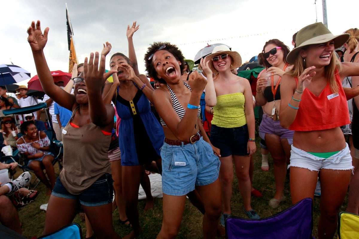 No burgers but plenty of crawfish at this iconic New Orleans music festival