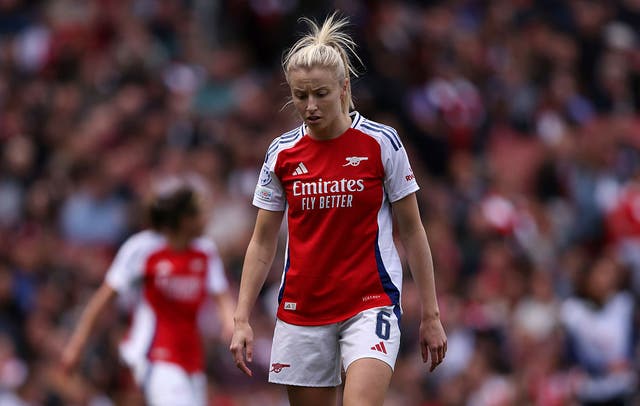 <p>Arsenal will have to come from behind in France</p>