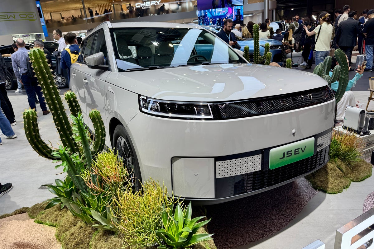 New Chinese car brands unveil models including cheaper version of Range ...