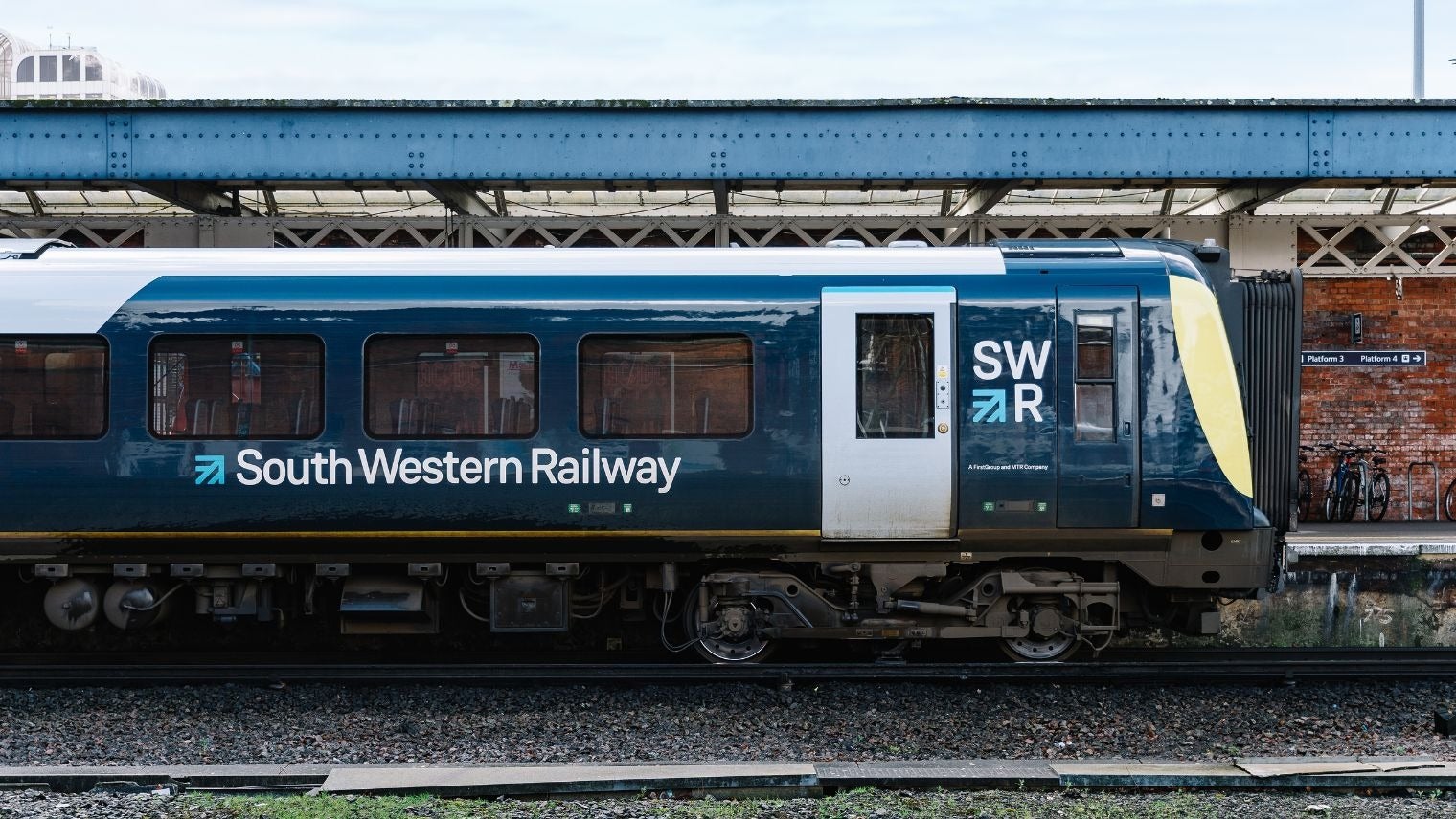 https://static.independent.co.uk/2025/04/24/8/28/class-444-at-platform-19-sm.jpeg?trim=0,143,0,93&width=1200&height=800&crop=1200:800