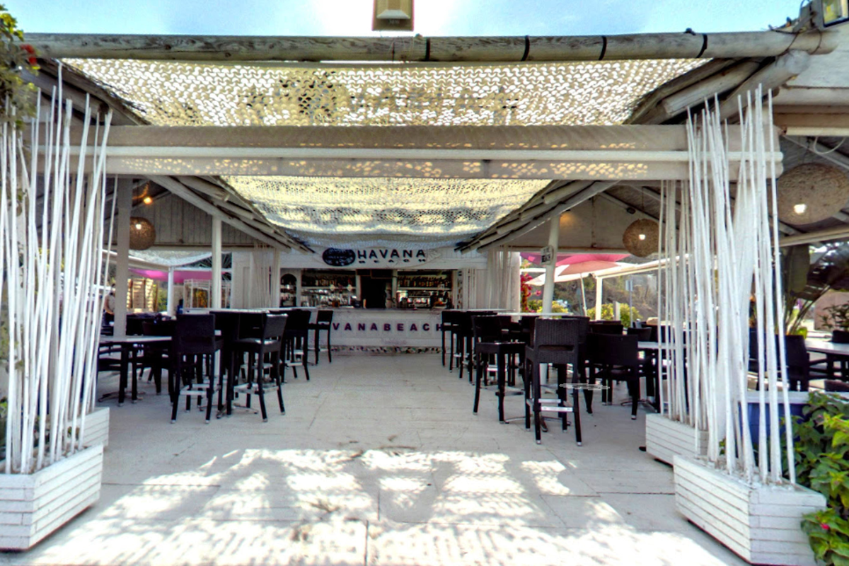 British tourist baffled by ‘shocking’ extra charge for ice cubes at Spanish beach bar