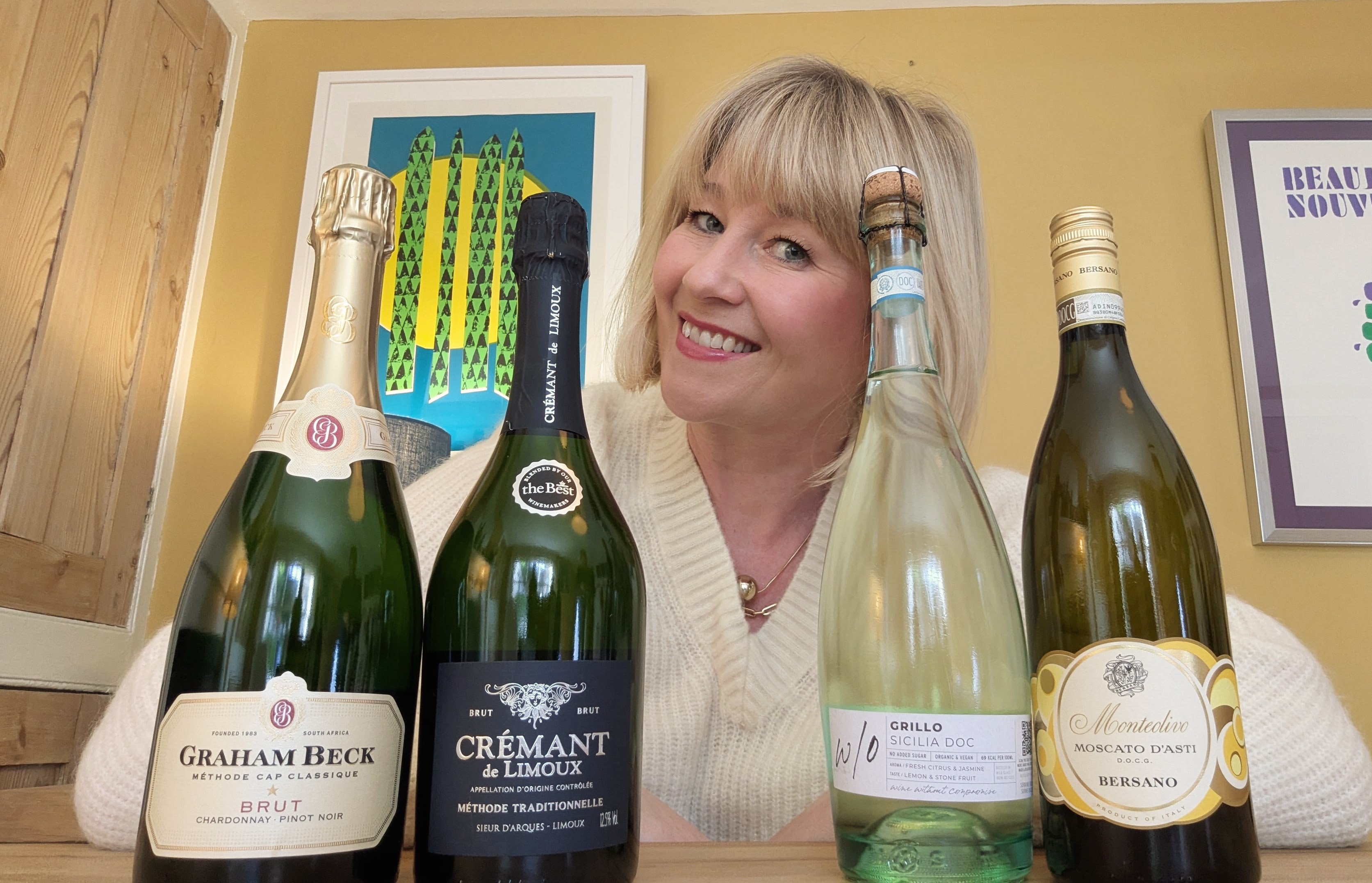 <p>Rosamund Hall picks her favourite sparkling wines for spring</p>