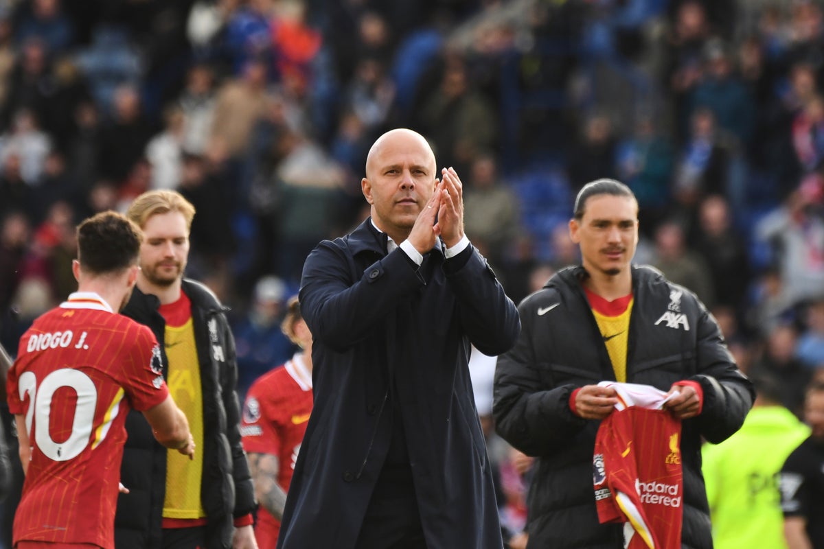 Chelsea vs Liverpool LIVE: Team news with Premier League champions to receive guard of honour at Stamford Bridge