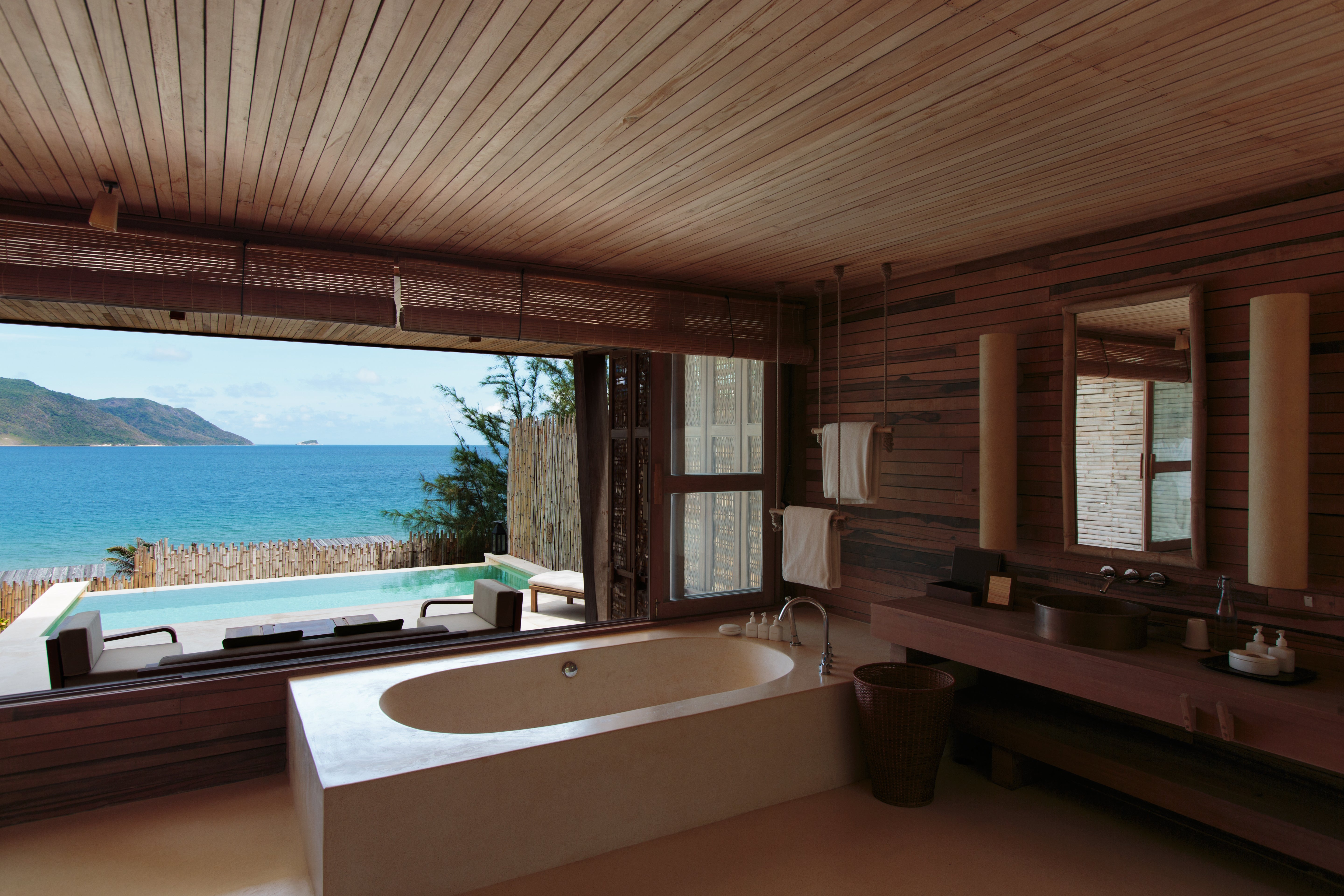 The baths and beds are simply vast