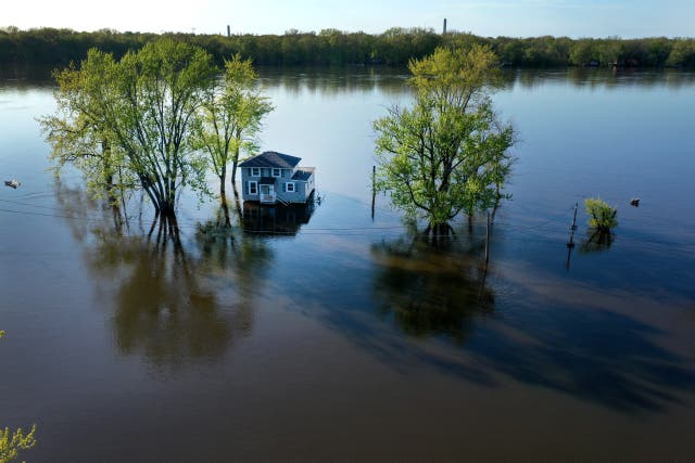 <p>Forecasters are warning central U.S. residents about new rounds of flooding rainfall this week</p>