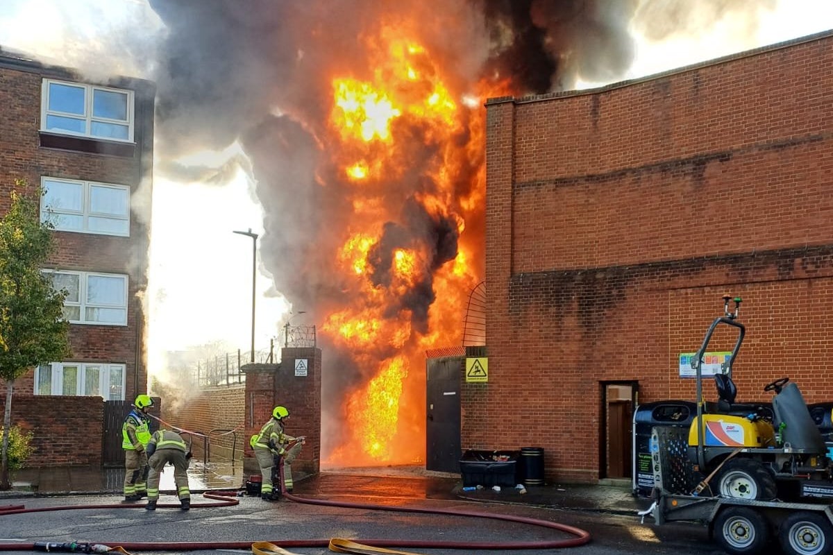 London fire live: Dozens evacuated from flats as 100 firefighters tackle huge blaze