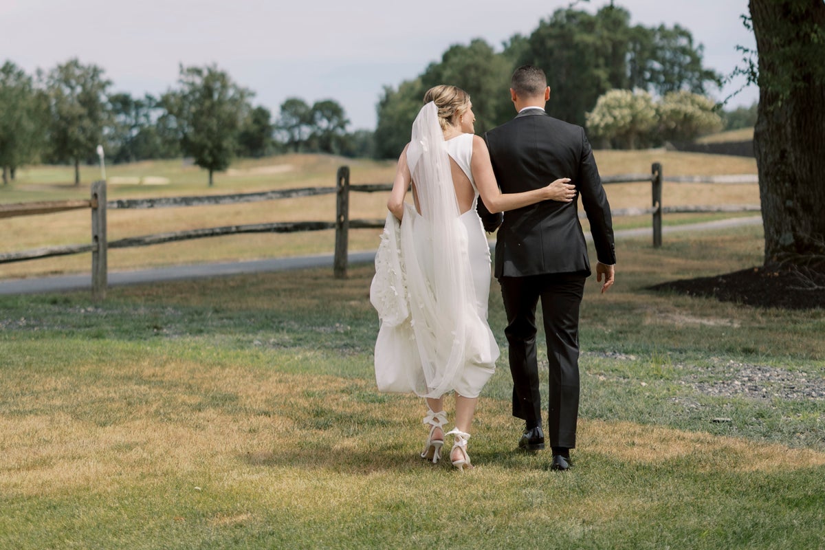 Late photographers. Surly photographers. Here's how to make sure wedding memories are made