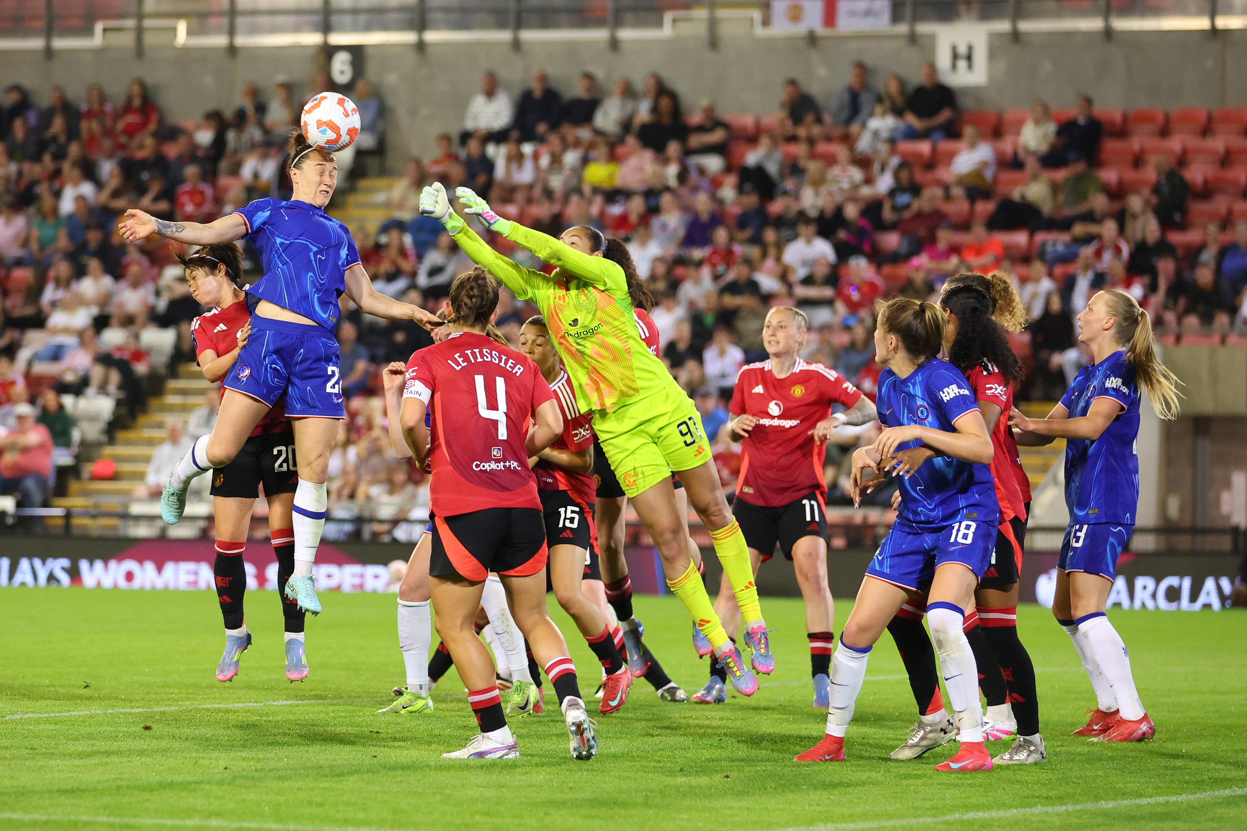 Lucy Bronze scored from a corner to get Chelsea over the line