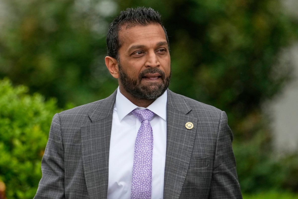 FBI reassigns agents photographed kneeling during 2020 racial justice protest, AP sources say