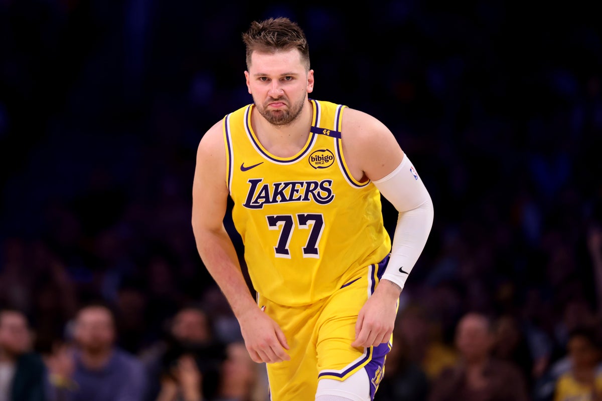 Luka Doncic pays to restore defaced mural of Kobe and Gigi Bryant in Los Angeles Luka Doncic pays to restore defaced mural of Kobe and Gigi Bryant in Los Angeles
