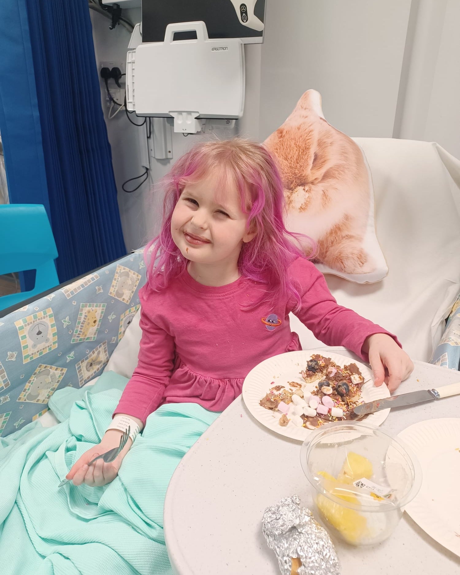 The family hopes that they can help others by sharing the story of Rosie. The parents of a five-year-old girl with an ultra-rair brain tumor diagnose less than 1 percent, hopefully she will do it