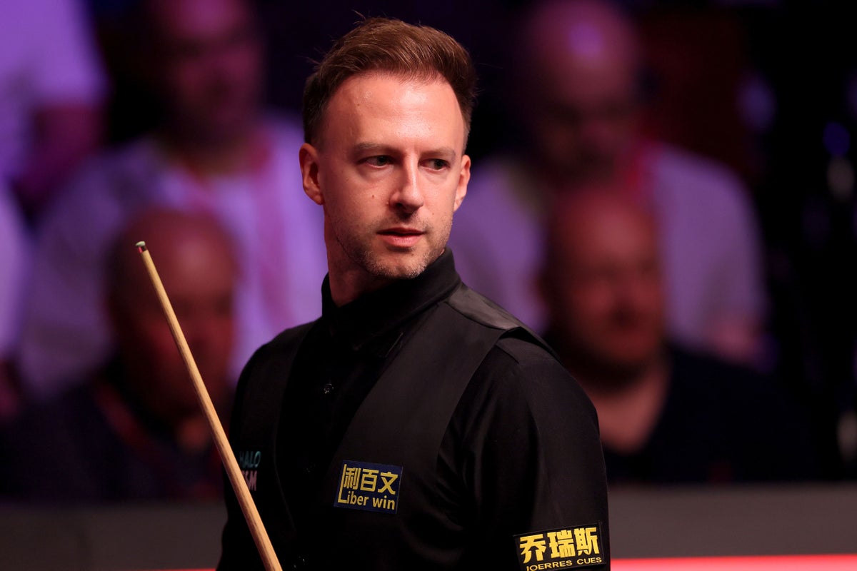Judd Trump punishes Mark Williams errors to gain upper hand in semi-final clash