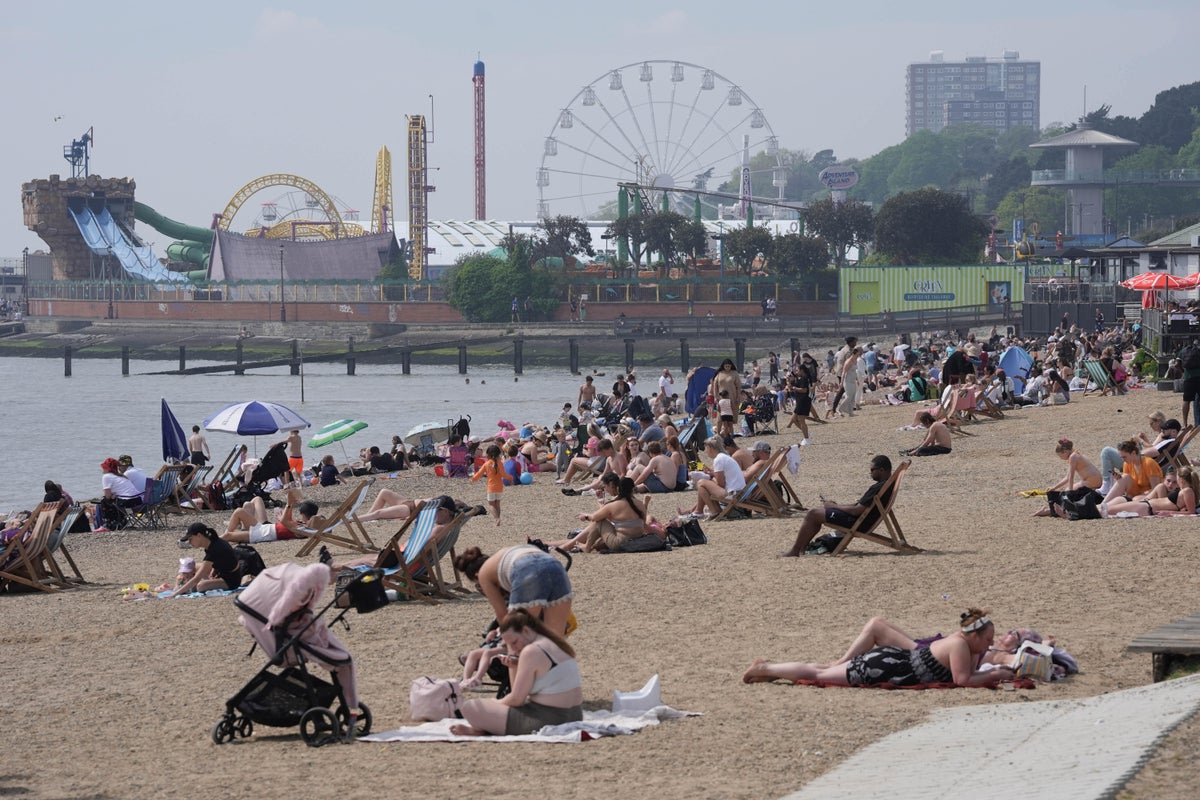 UK, Ireland Face Temperature Drops for May Bank Holiday Weekend
