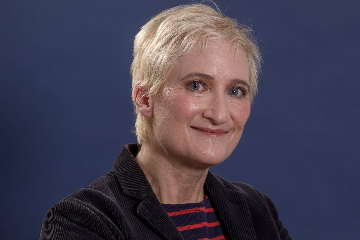 ‘I Kissed a Girl’ singer-songwriter Jill Sobule dies in a fire
