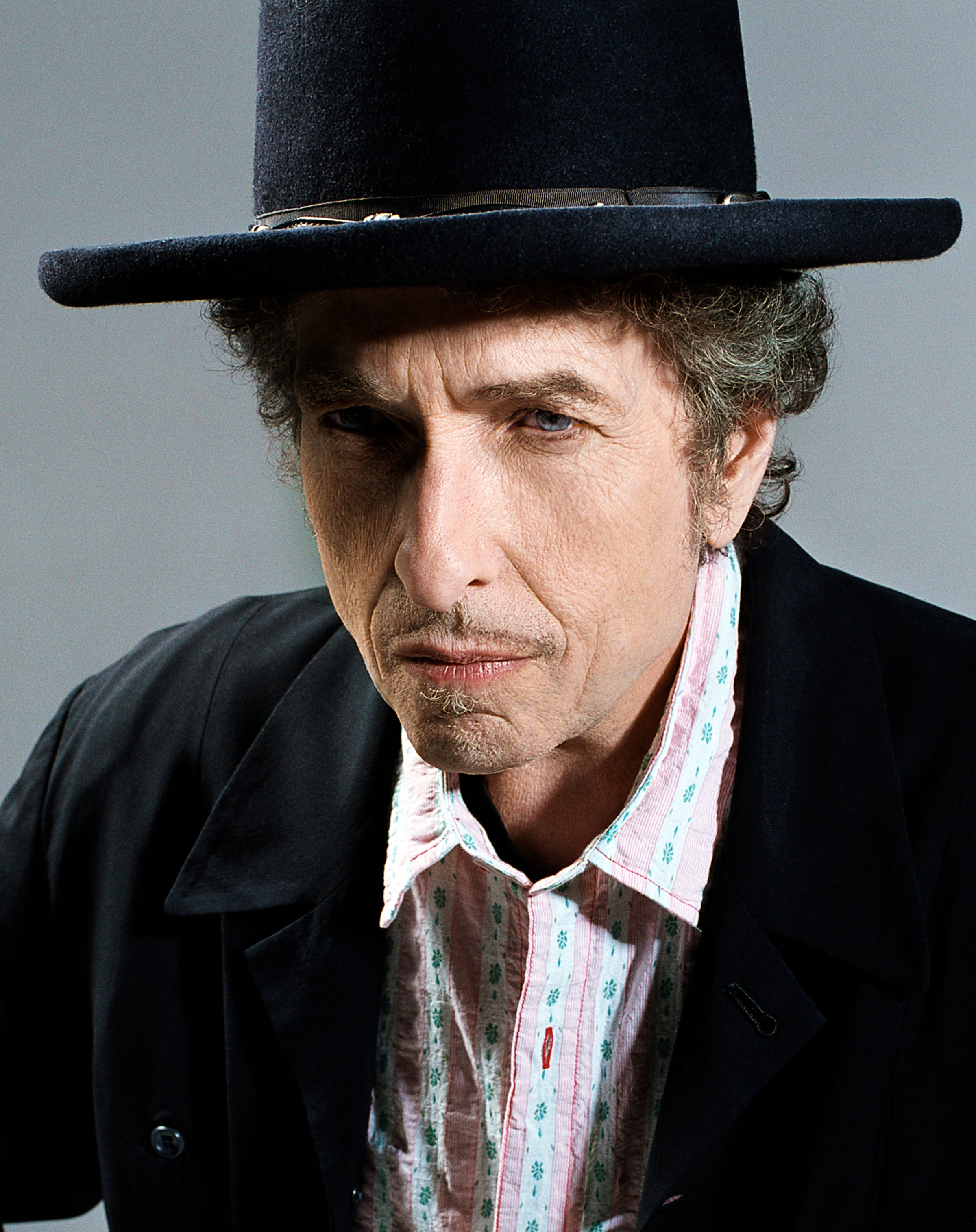 Dylan is the poet and painter making all he sees vivid