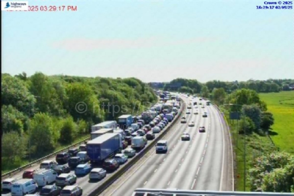 Major M62 traffic delays after multi-vehicle crash