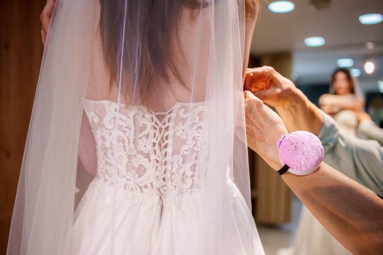 Bride says her mother-in-law told her to ‘lose a few pounds’ after seeing pictures of wedding dresses